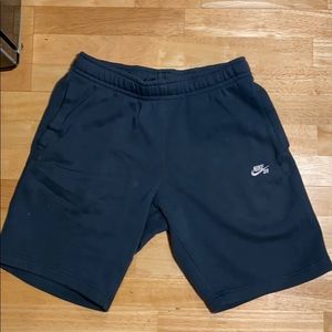 Nike SB Men’s Shorts Dark Green (Size Small)